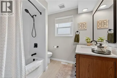 4512 Ivy Gardens Crescent Beamsville ON L3J 0B3