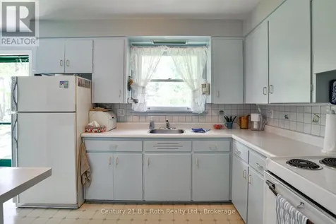 233 Lawrence Avenue Orillia ON L3V 5M3