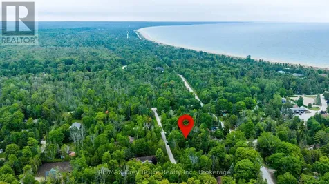 12 & 14 Toronto Avenue South Bruce Peninsula ON N0H 2G0