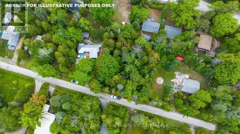 12 & 14 Toronto Avenue South Bruce Peninsula ON N0H 2G0
