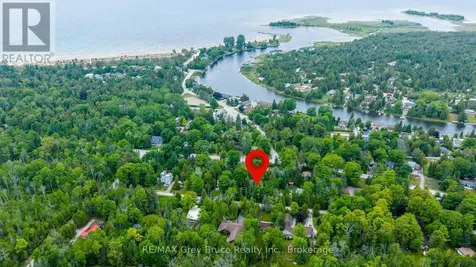 12 & 14 Toronto Avenue South Bruce Peninsula ON N0H 2G0