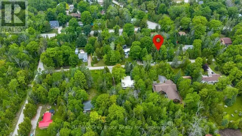12 & 14 Toronto Avenue South Bruce Peninsula ON N0H 2G0