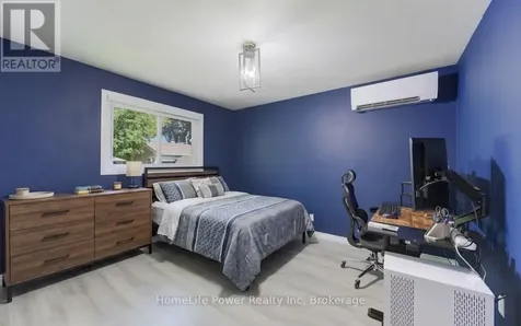 136 Dunsmere Drive Kitchener ON N2E 1V7