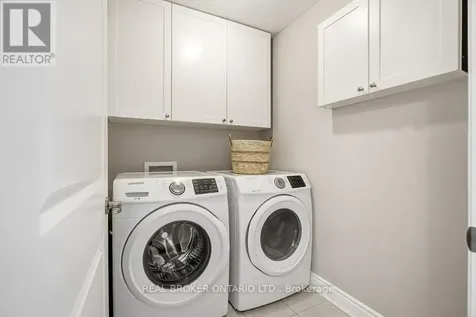 984 Shimmerton Circle Ottawa ON K2M 0L4