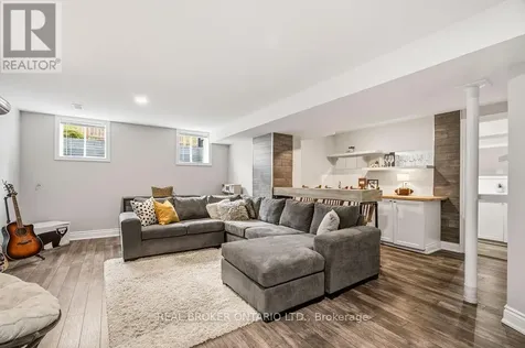 984 Shimmerton Circle Ottawa ON K2M 0L4