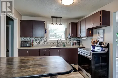 15 Arlington Drive E Dowling ON P0M 1R0