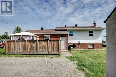 15 Arlington Drive E Dowling ON P0M 1R0