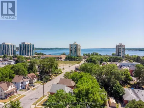 74 Sanford Street Barrie (lakeshore) ON L4N 3C5