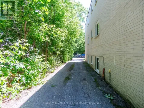 74 Sanford Street Barrie (lakeshore) ON L4N 3C5