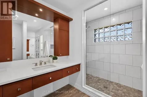 1934 Lenester Avenue Ottawa ON K2A 1J9