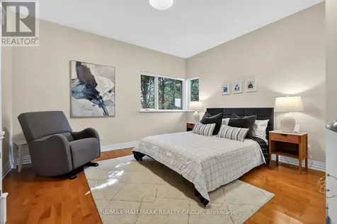 1934 Lenester Avenue Ottawa ON K2A 1J9
