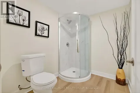 1934 Lenester Avenue Ottawa ON K2A 1J9