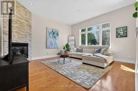 1934 Lenester Avenue Ottawa ON K2A 1J9
