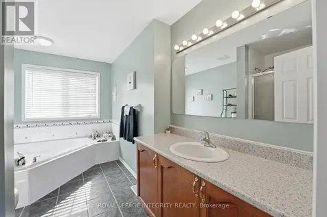 127 Stoney Pond Court Ottawa ON K2S 2E6