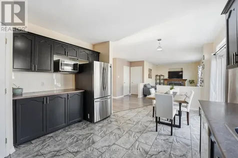 127 Stoney Pond Court Ottawa ON K2S 2E6