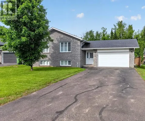 61 Oak Avenue Petawawa ON K8H 0B5