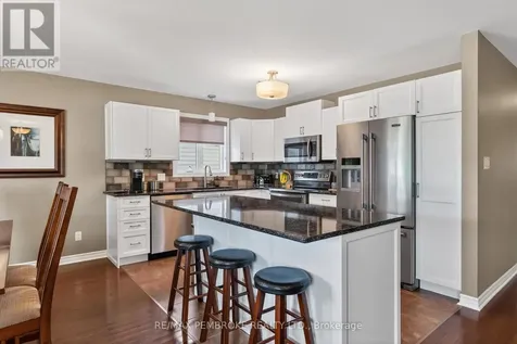 61 Oak Avenue Petawawa ON K8H 0B5