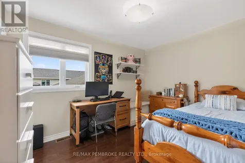 61 Oak Avenue Petawawa ON K8H 0B5