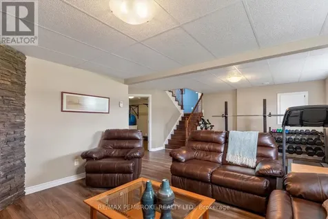 61 Oak Avenue Petawawa ON K8H 0B5