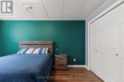 61 Oak Avenue Petawawa ON K8H 0B5