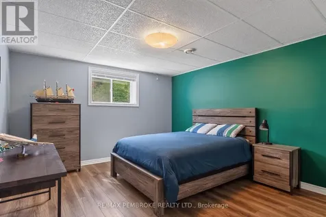 61 Oak Avenue Petawawa ON K8H 0B5