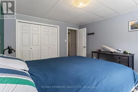 61 Oak Avenue Petawawa ON K8H 0B5