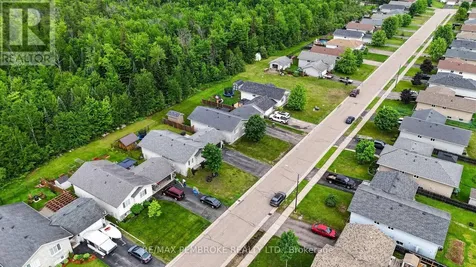 61 Oak Avenue Petawawa ON K8H 0B5