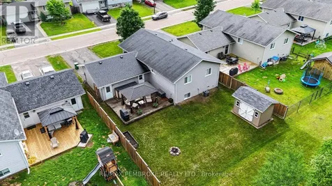 61 Oak Avenue Petawawa ON K8H 0B5