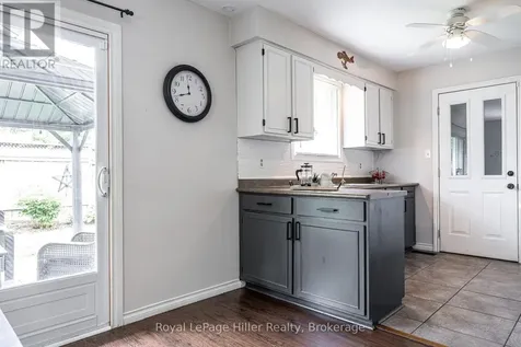 9 Simpson Court Stratford ON N5A 6Y3
