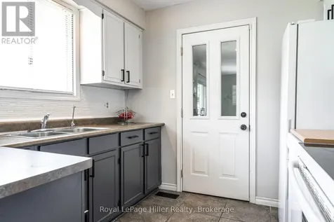 9 Simpson Court Stratford ON N5A 6Y3