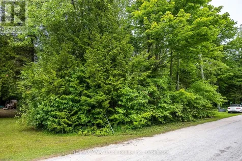 8 Toronto Avenue South Bruce Peninsula ON N0H 2G0