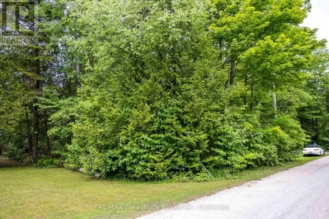 8 Toronto Avenue South Bruce Peninsula ON N0H 2G0