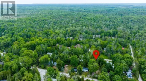 8 Toronto Avenue South Bruce Peninsula ON N0H 2G0