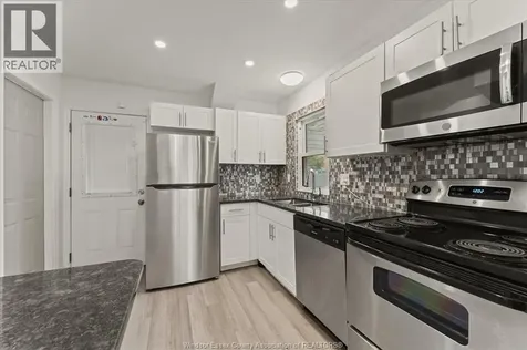 972 Wellington Avenue Windsor ON N9A 5J8