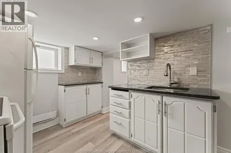 972 Wellington Avenue Windsor ON N9A 5J8