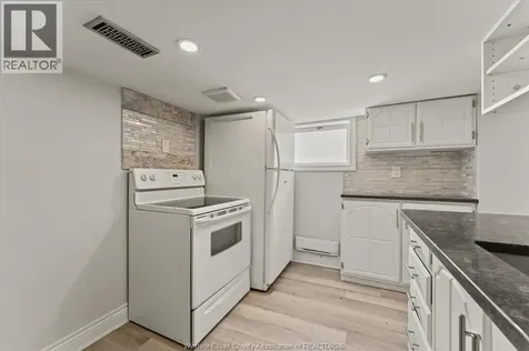972 Wellington Avenue Windsor ON N9A 5J8