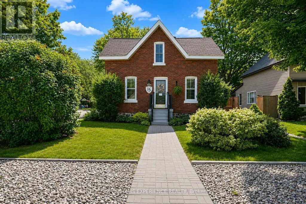 15 Leonard Avenue Penetanguishene ON L9M 1E3