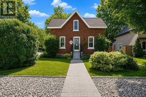 15 Leonard Avenue Penetanguishene ON L9M 1E3