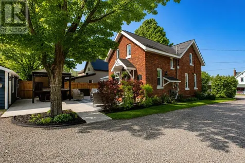 15 Leonard Avenue Penetanguishene ON L9M 1E3