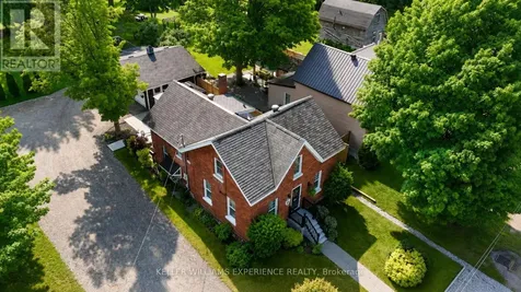 15 Leonard Avenue Penetanguishene ON L9M 1E3