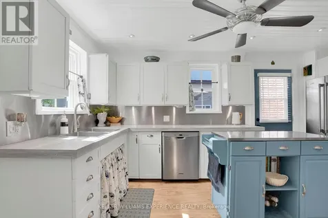 15 Leonard Avenue Penetanguishene ON L9M 1E3