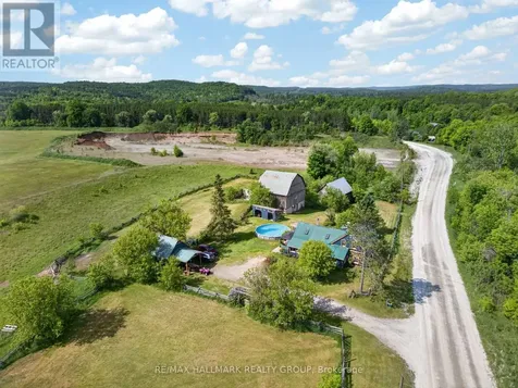 1013 Lavant Darling Road Lanark Highlands ON K0G 1K0