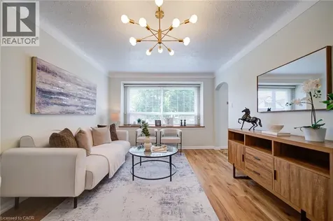105 Weir Street South Hamilton ON L8K 3A8