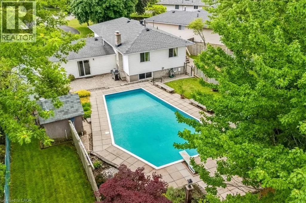 668 Bridle Burlington ON L7L 4E1