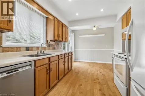 668 Bridle Burlington ON L7L 4E1