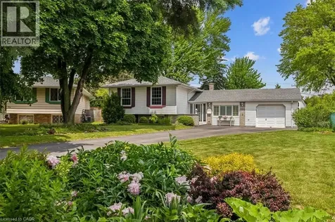 668 Bridle Burlington ON L7L 4E1