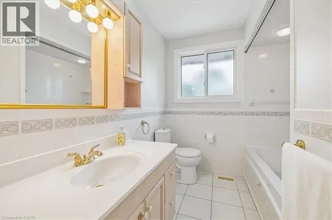 668 Bridle Burlington ON L7L 4E1