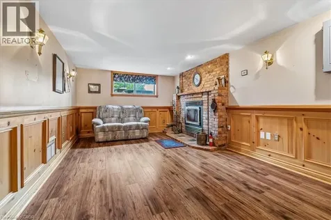 668 Bridle Burlington ON L7L 4E1