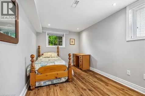 668 Bridle Burlington ON L7L 4E1