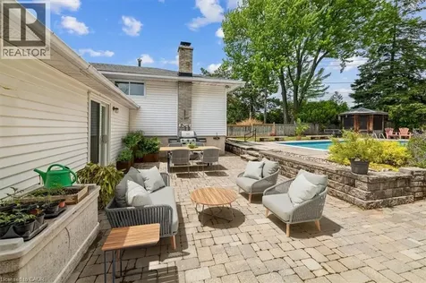 668 Bridle Burlington ON L7L 4E1
